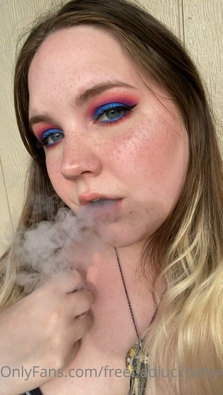 Foto di nudo di fuga di OnlyFans di Freebadluckbaby420