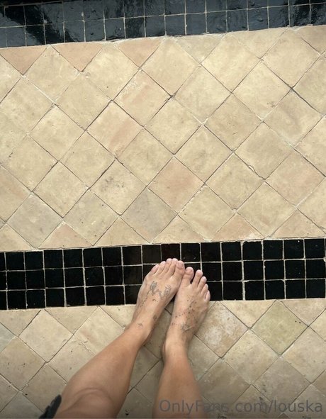 Foto di nudo di fuga di OnlyFans di Louann Vecchia