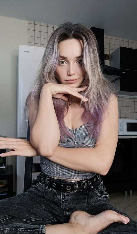 Foto di nudo di fuga di OnlyFans di Alinanameli