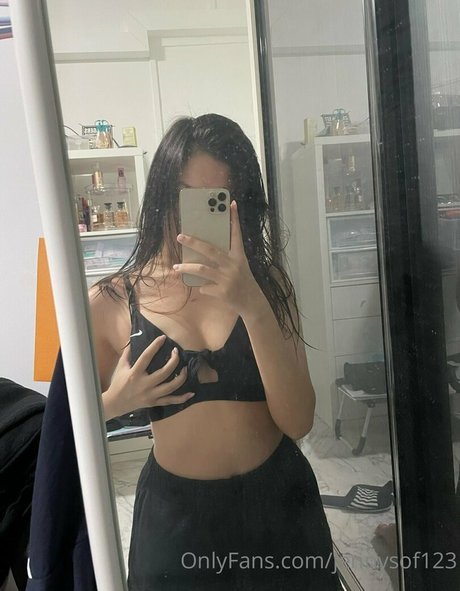 Foto di nudo di fuga di OnlyFans di Jennysof123
