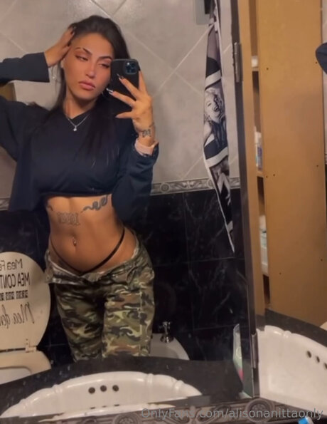 Foto di nudo di fuga di OnlyFans di Alisonanittaonly