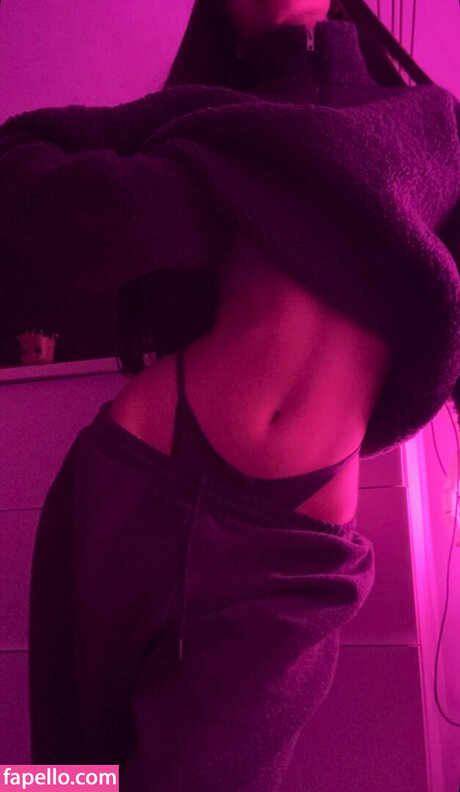 Foto di nudo di fuga di OnlyFans di Nesegodnyai