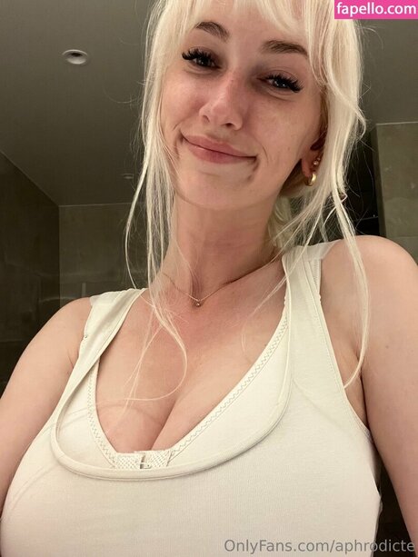 Foto di nudo di fuga di OnlyFans di Aphrodicte