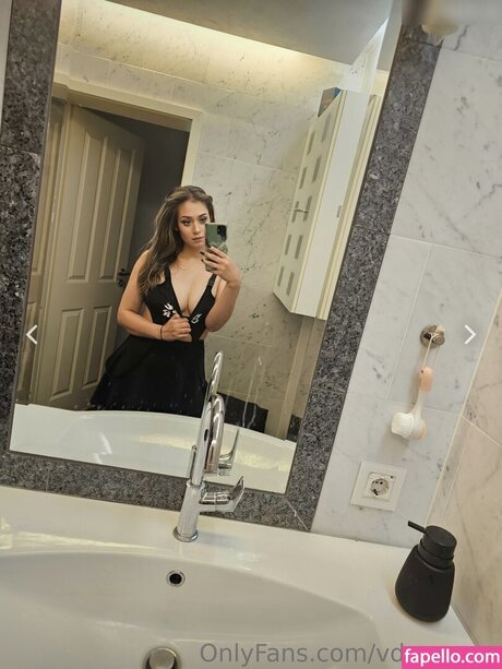 Foto di nudo di fuga di OnlyFans di Vdarquise