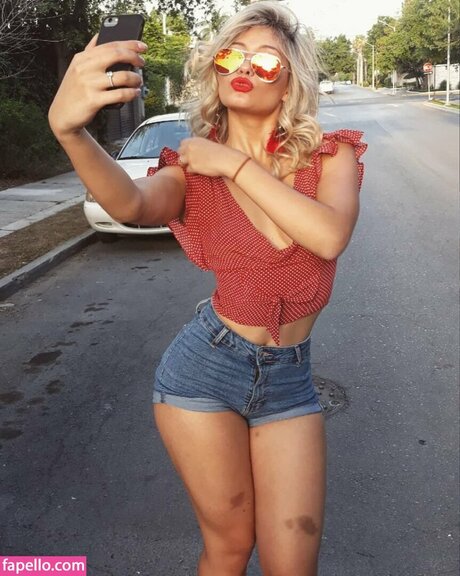 Foto di nudo di fuga di OnlyFans di Isavegas