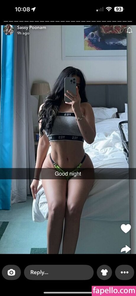 Foto di nudo di fuga di OnlyFans di Sassy Poonam