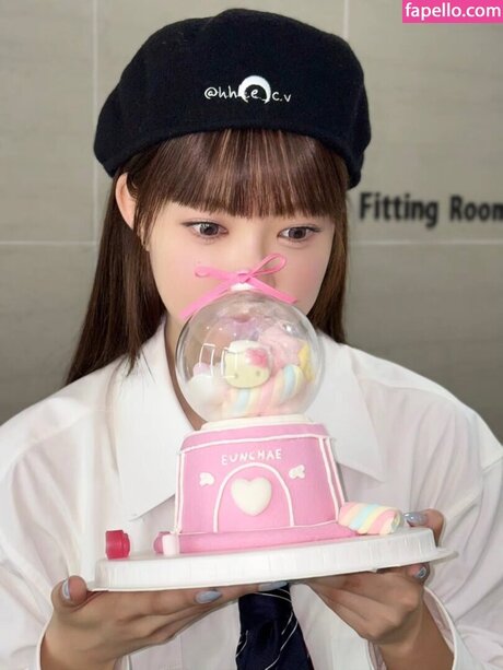 Hong Eunchae 