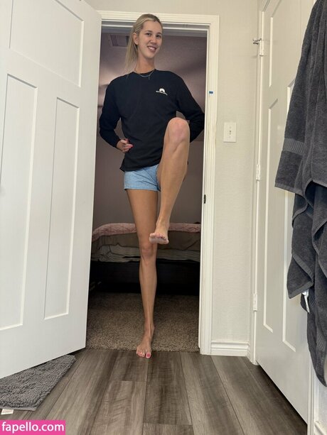 Foto di nudo di fuga di OnlyFans di Amazon Allie