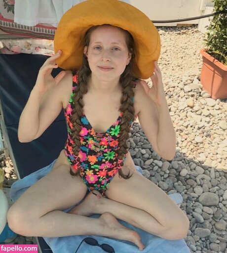 Jessie Cave