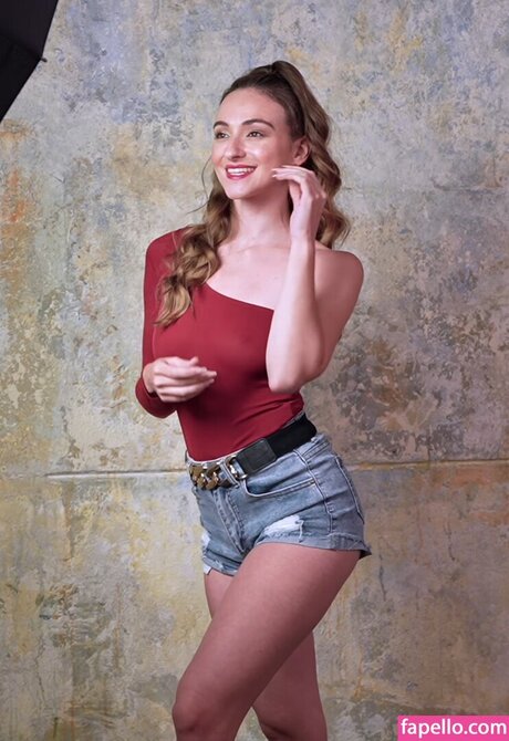 Foto di nudo di fuga di OnlyFans di Larissa Schmiederer