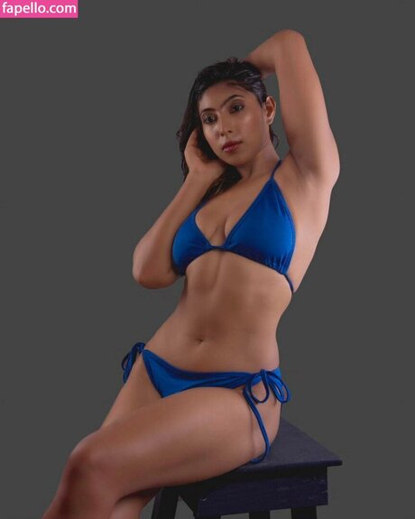 Foto di nudo di fuga di OnlyFans di Neelam Singha