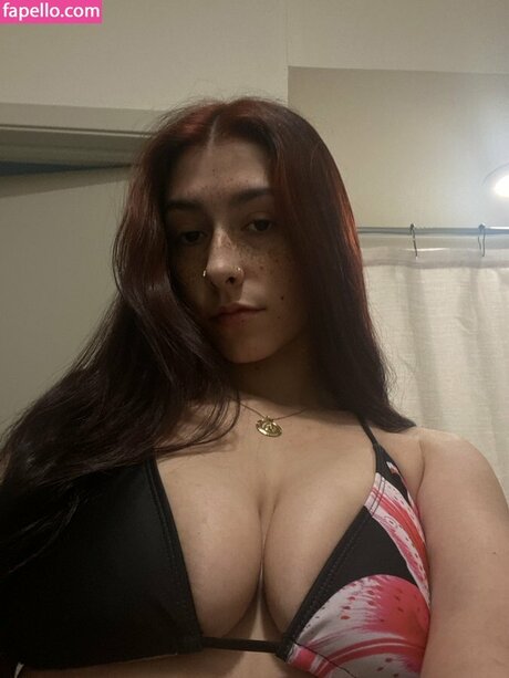 Foto di nudo di fuga di OnlyFans di Nevaevaaaaa