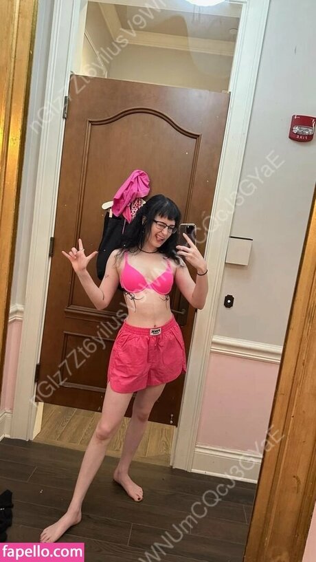 Foto di nudo di fuga di OnlyFans di Saucysphinx