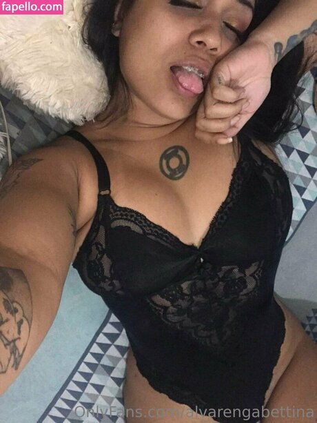 Foto di nudo di fuga di OnlyFans di Bettina Alvarenga