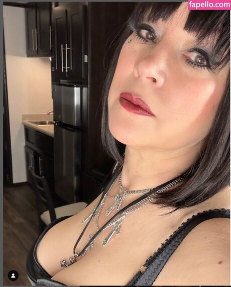 Jennifer Tilly