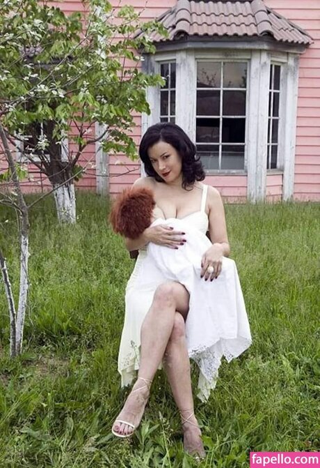 Jennifer Tilly