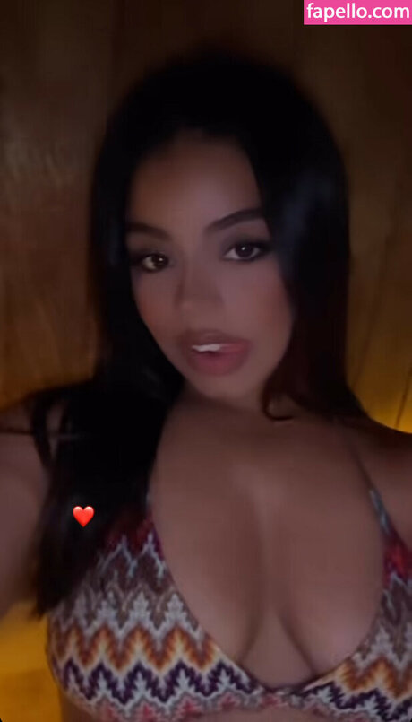 Foto di nudo di fuga di OnlyFans di Avriell
