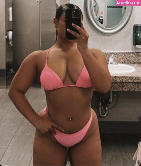 Foto di nudo di fuga di OnlyFans di Avriell