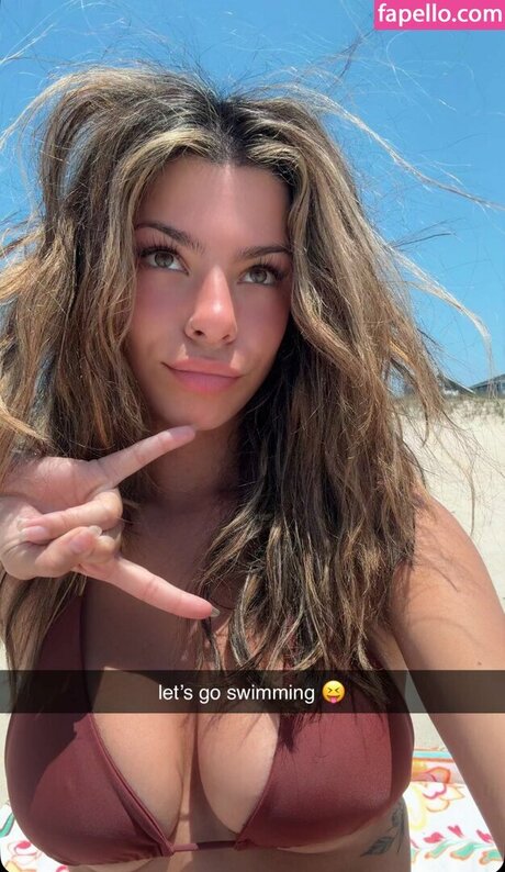Foto di nudo di fuga di OnlyFans di Julia Carrano