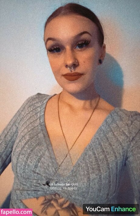 Foto di nudo di fuga di OnlyFans di Axnx