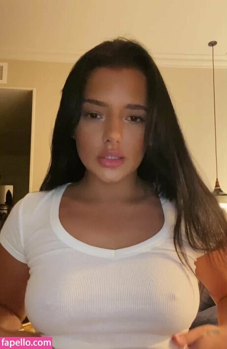 Foto di nudo di fuga di OnlyFans di Emily Woods