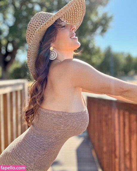 Foto di nudo di fuga di OnlyFans di Madamex93