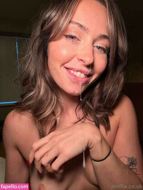 Foto di nudo di fuga di OnlyFans di Jenflixxx