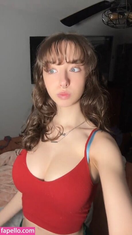Foto di nudo di fuga di OnlyFans di Refusedfruit