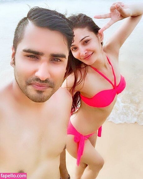 Foto di nudo di fuga di OnlyFans di Renuca Singh Thakuri