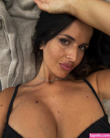 Foto di nudo di fuga di OnlyFans di Erika Ricci