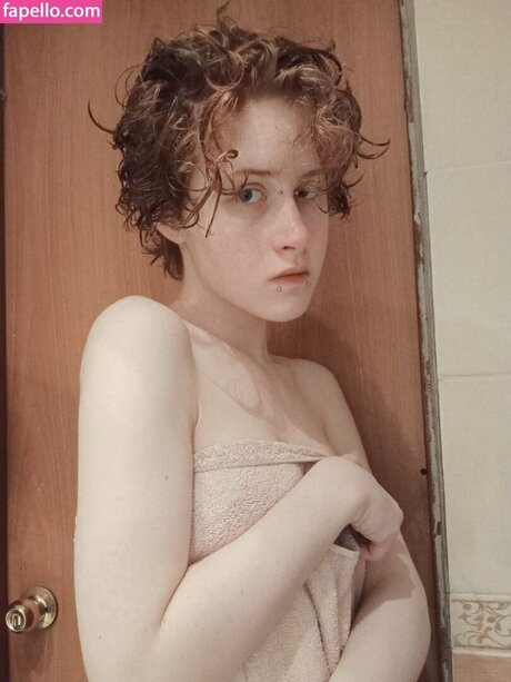 Foto di nudo di fuga di OnlyFans di Albanocte