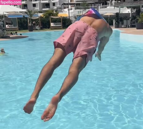 Foto di nudo di fuga di OnlyFans di Santaolalla