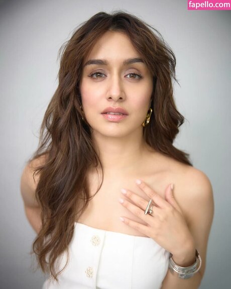 Foto di nudo di fuga di OnlyFans di Shraddha Kapoor