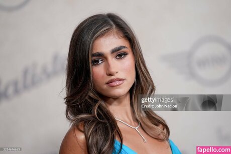 Rayna V
