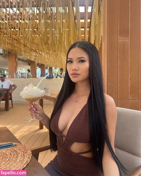 Foto di nudo di fuga di OnlyFans di Krisha Soria