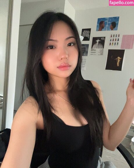 Foto di nudo di fuga di OnlyFans di Aishlvsu