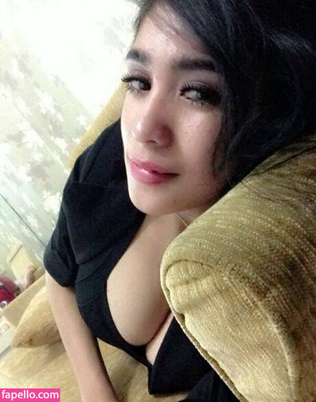 Foto di nudo di fuga di OnlyFans di Bibie Julius