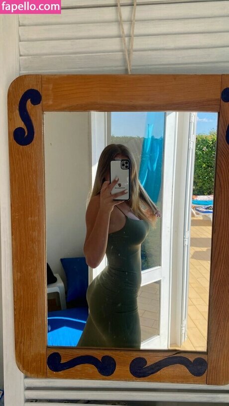 Foto di nudo di fuga di OnlyFans di Larasofia