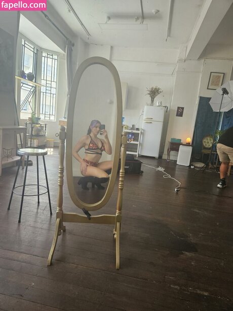 Foto di nudo di fuga di OnlyFans di Lena Kross