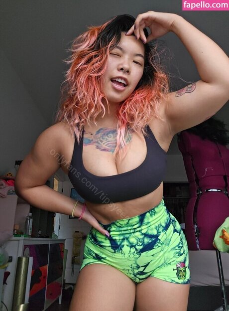 Foto di nudo di fuga di OnlyFans di Tipsyeee