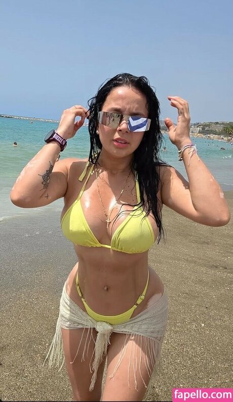 Foto di nudo di fuga di OnlyFans di Lucy Estrada