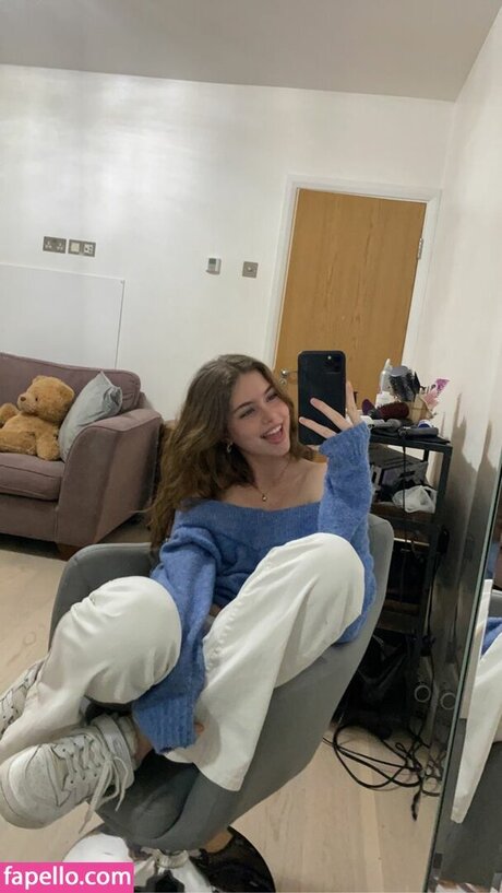 Foto di nudo di fuga di OnlyFans di Lucia Ferrato