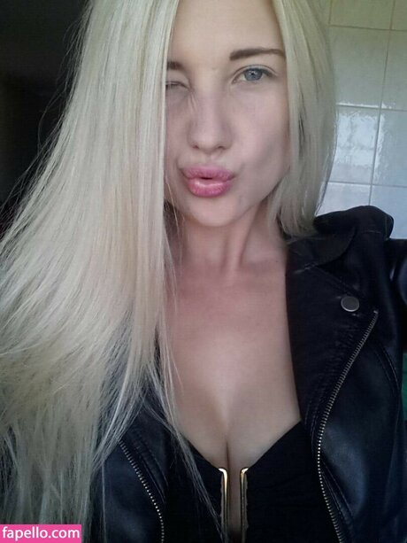 Foto di nudo di fuga di OnlyFans di Amber Koltzow Bastick
