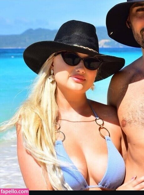 Foto di nudo di fuga di OnlyFans di Amber Koltzow Bastick