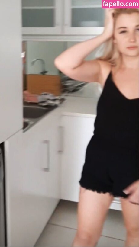 Foto di nudo di fuga di OnlyFans di Amber Koltzow Bastick