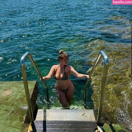 Foto di nudo di fuga di OnlyFans di Holly Bayliss