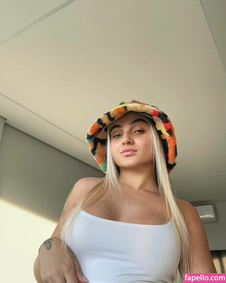 Foto di nudo di fuga di OnlyFans di Lavinia Miranda
