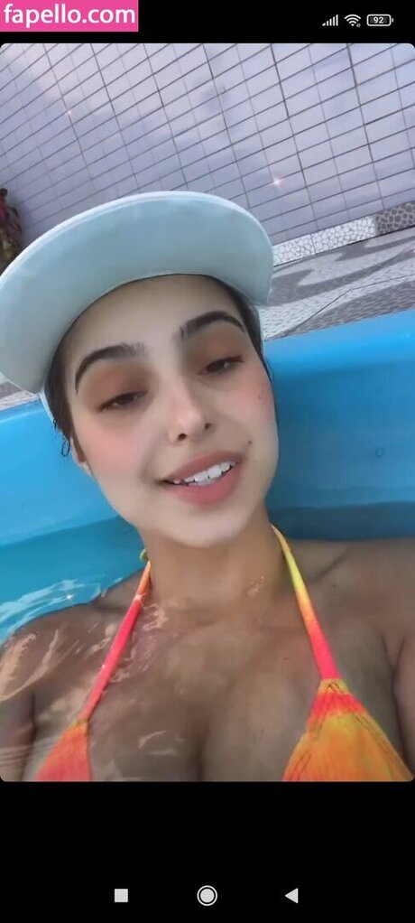 Foto di nudo di fuga di OnlyFans di Larissa Costa
