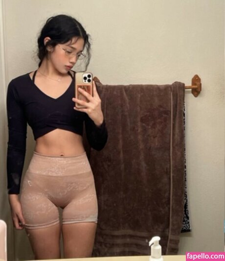 Foto di nudo di fuga di OnlyFans di Outrovero