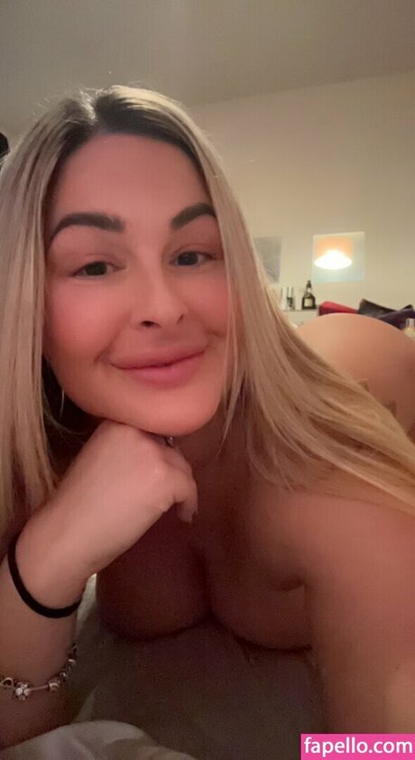 Foto di nudo di fuga di OnlyFans di Kristiel0ux